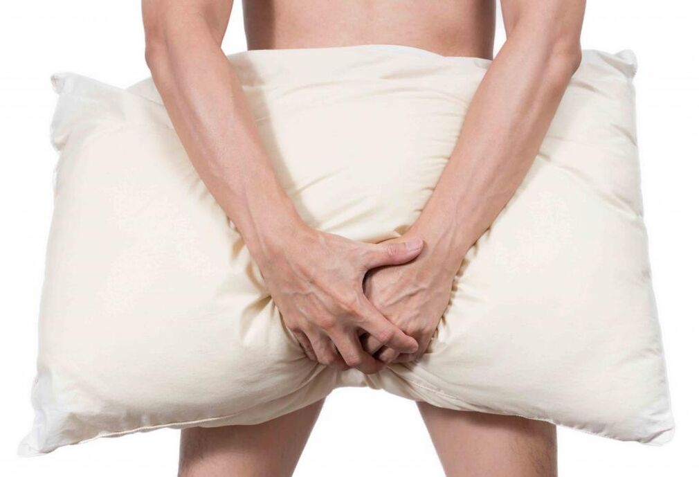 vīrietis nodarbojas ar vingrošanu, lai palielinātu potenci